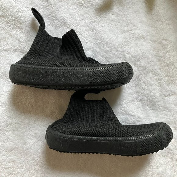 Jan & Jul Black Knit Hi-Top Shoes | Toddler Size 5 | Machine Washable Slip-On - Picture 6 of 11